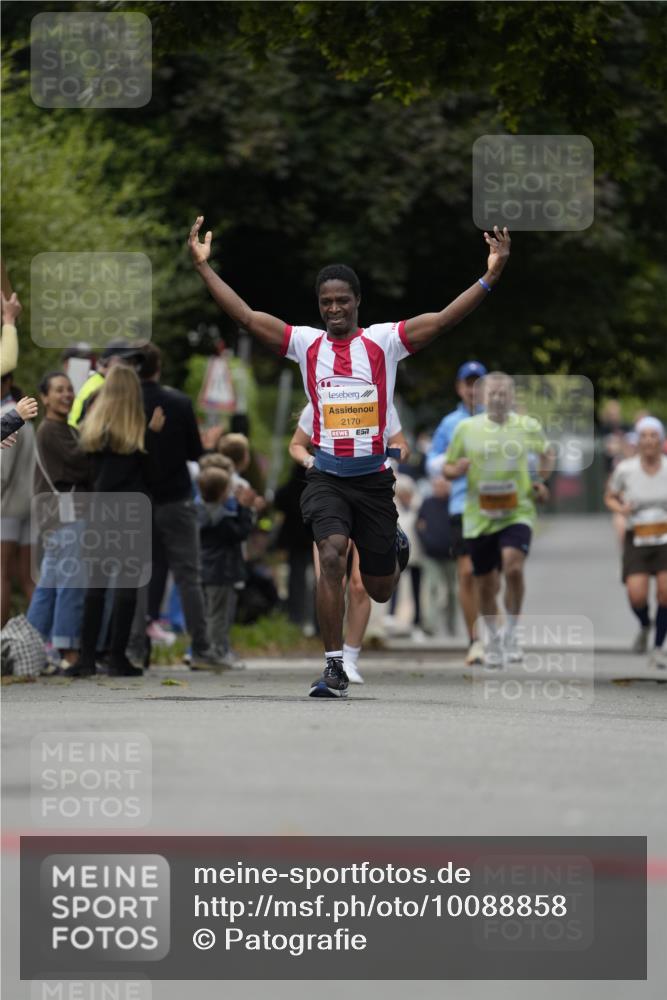 30.08.2026 - Blankeneser Heldenlauf Patografie http://msf.ph/oto/10088858 30.08.2026 11:42:55 Ziel 2897 meine-sportfotos.de