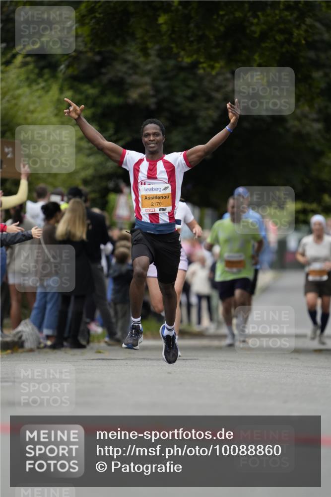 30.08.2026 - Blankeneser Heldenlauf Patografie http://msf.ph/oto/10088860 30.08.2026 11:42:56 Ziel 2897 meine-sportfotos.de