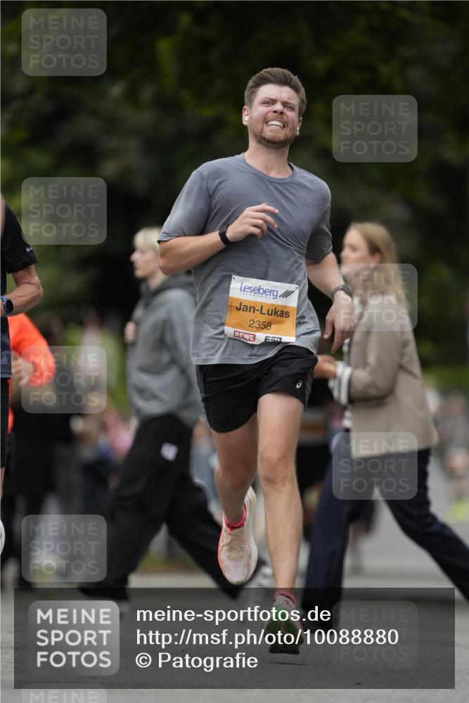 30.08.2026 - Blankeneser Heldenlauf Patografie http://msf.ph/oto/10088880 30.08.2026 11:43:33 Ziel 2140, 2358, 2922 meine-sportfotos.de