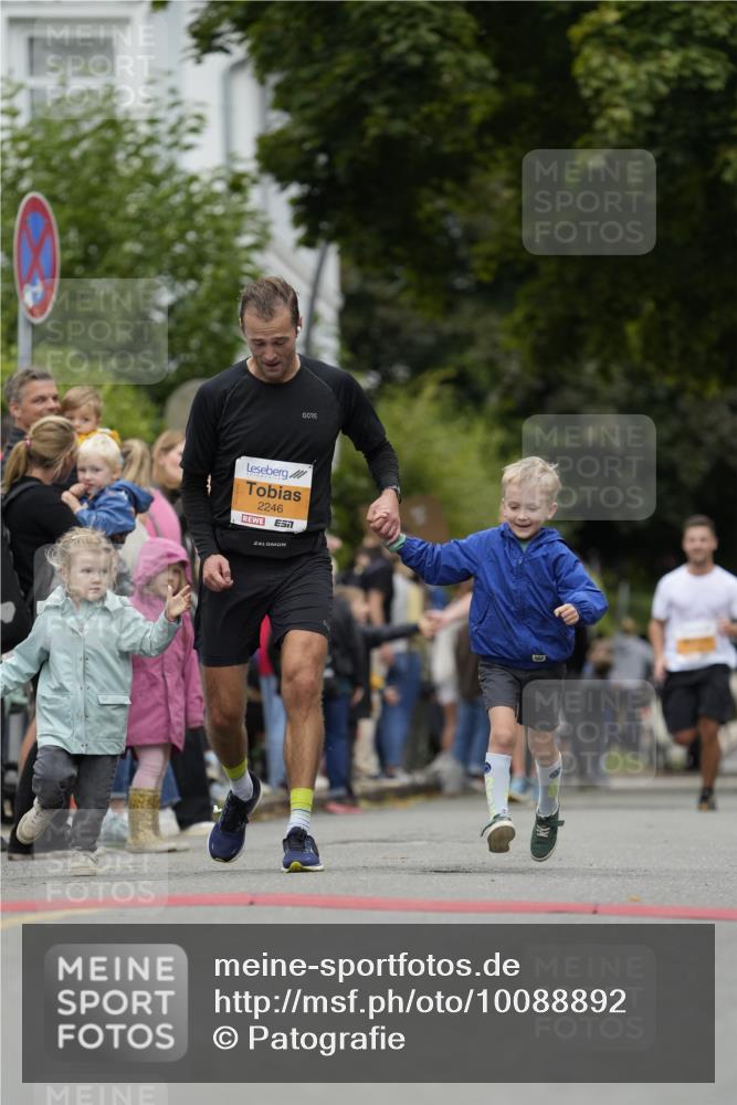 30.08.2026 - Blankeneser Heldenlauf Patografie http://msf.ph/oto/10088892 30.08.2026 11:43:48 Ziel  meine-sportfotos.de