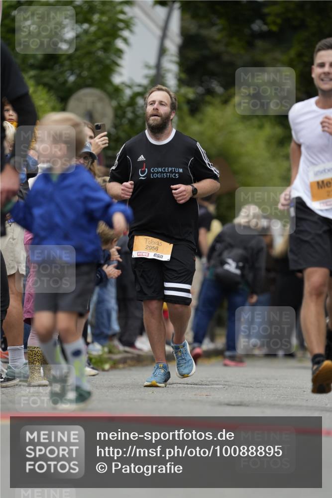 30.08.2026 - Blankeneser Heldenlauf Patografie http://msf.ph/oto/10088895 30.08.2026 11:43:54 Ziel 2246, 2720, 2956 meine-sportfotos.de