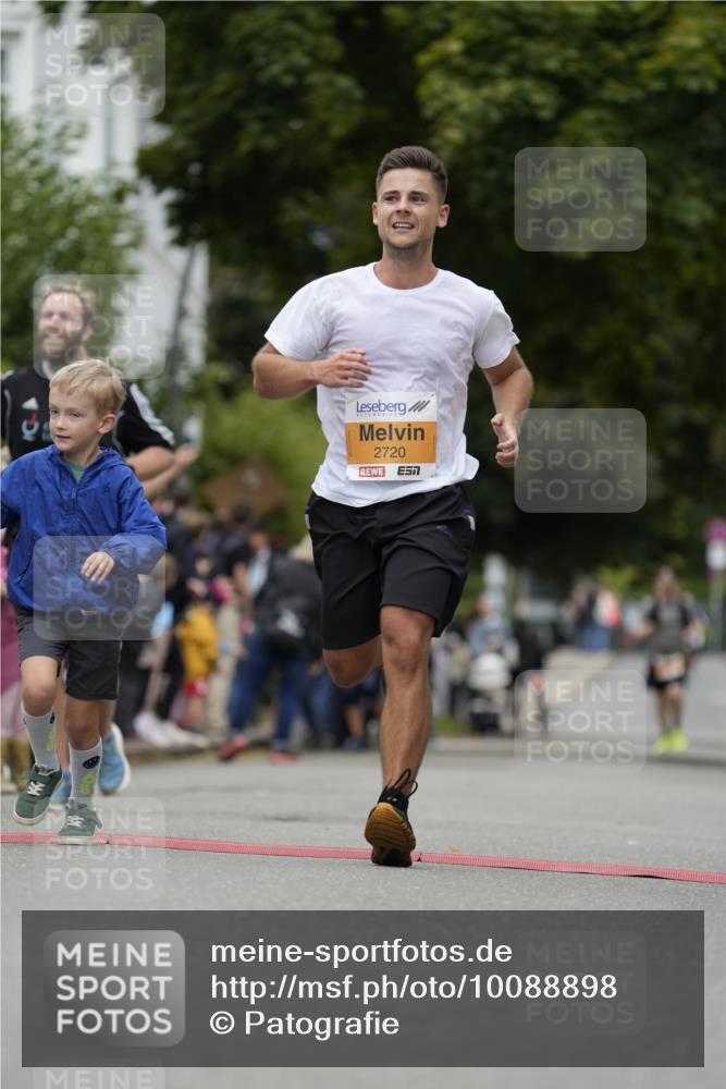 30.08.2026 - Blankeneser Heldenlauf Patografie http://msf.ph/oto/10088898 30.08.2026 11:43:56 Ziel 2246, 2720, 2956 meine-sportfotos.de
