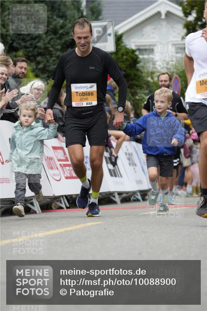 30.08.2026 - Blankeneser Heldenlauf Patografie http://msf.ph/oto/10088900 30.08.2026 11:43:57 Ziel 2246, 2720, 2956 meine-sportfotos.de