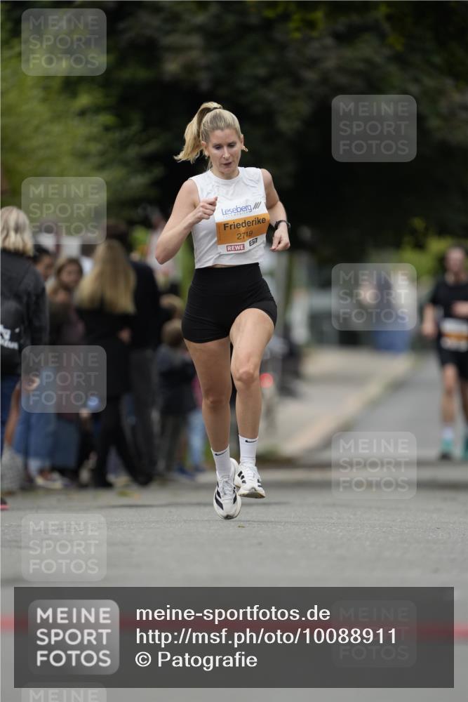30.08.2026 - Blankeneser Heldenlauf Patografie http://msf.ph/oto/10088911 30.08.2026 11:44:13 Ziel 2681, 2719 meine-sportfotos.de