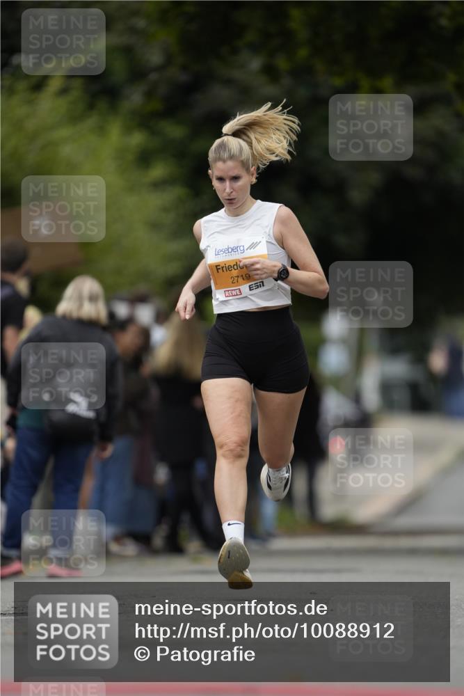 30.08.2026 - Blankeneser Heldenlauf Patografie http://msf.ph/oto/10088912 30.08.2026 11:44:14 Ziel 2681, 2719 meine-sportfotos.de