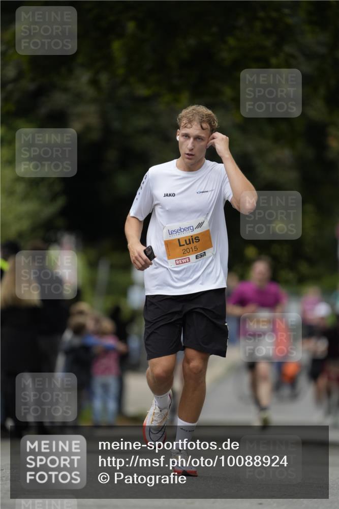 30.08.2026 - Blankeneser Heldenlauf Patografie http://msf.ph/oto/10088924 30.08.2026 11:44:31 Ziel 2015, 2338 meine-sportfotos.de