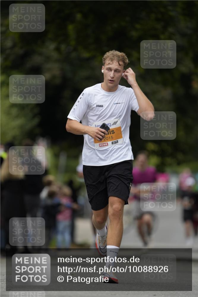 30.08.2026 - Blankeneser Heldenlauf Patografie http://msf.ph/oto/10088926 30.08.2026 11:44:31 Ziel 2015, 2338 meine-sportfotos.de