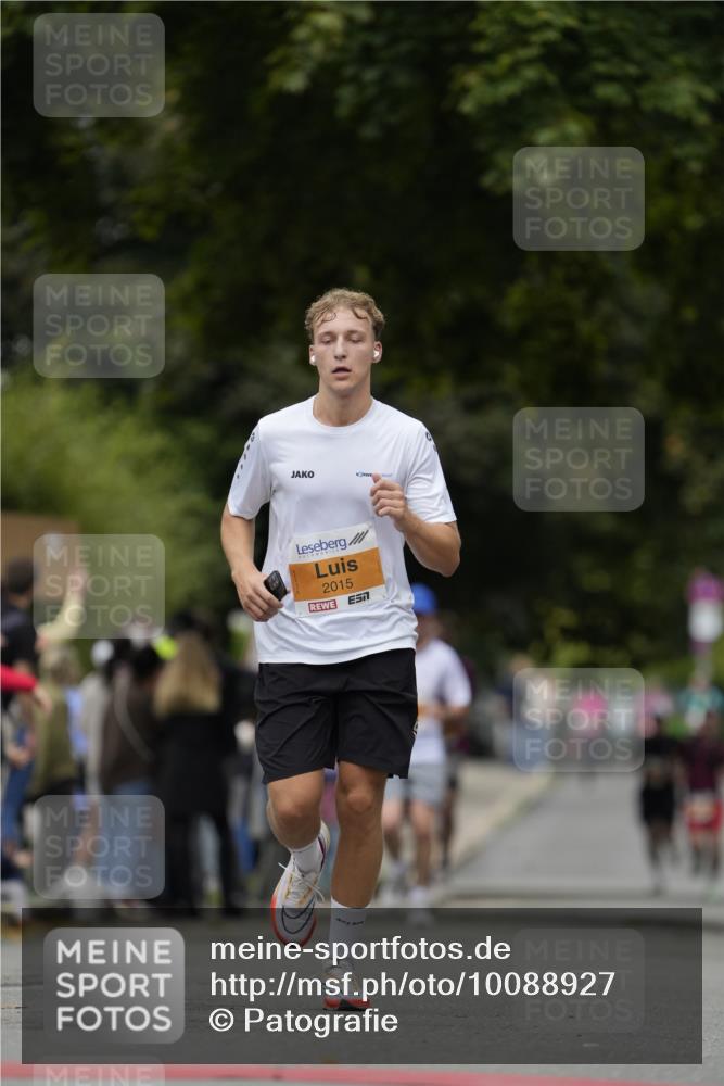 30.08.2026 - Blankeneser Heldenlauf Patografie http://msf.ph/oto/10088927 30.08.2026 11:44:33 Ziel 2015, 2338 meine-sportfotos.de