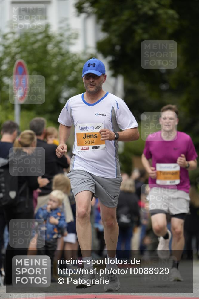 30.08.2026 - Blankeneser Heldenlauf Patografie http://msf.ph/oto/10088929 30.08.2026 11:44:43 Ziel 2014, 2015, 2650 meine-sportfotos.de