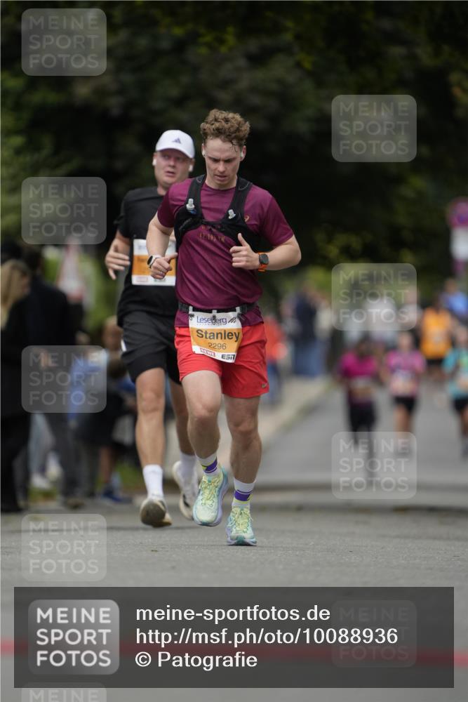 30.08.2026 - Blankeneser Heldenlauf Patografie http://msf.ph/oto/10088936 30.08.2026 11:44:50 Ziel 2014, 2650 meine-sportfotos.de