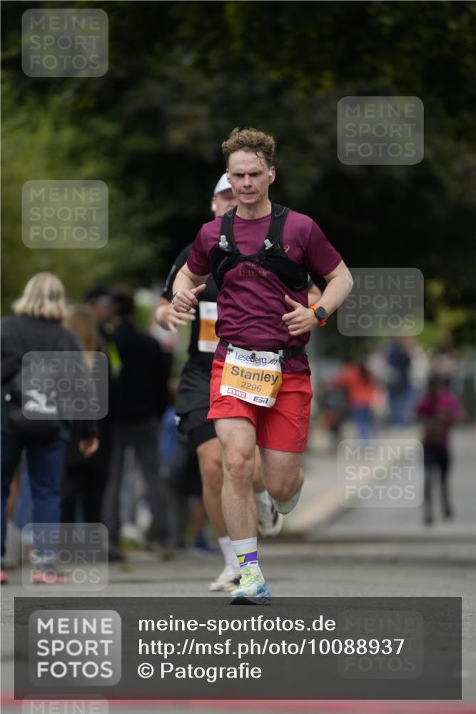 30.08.2026 - Blankeneser Heldenlauf Patografie http://msf.ph/oto/10088937 30.08.2026 11:44:51 Ziel 2014, 2296, 2650 meine-sportfotos.de