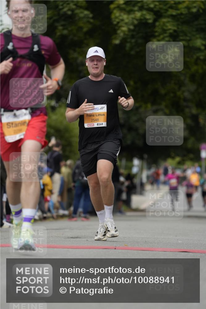 30.08.2026 - Blankeneser Heldenlauf Patografie http://msf.ph/oto/10088941 30.08.2026 11:44:56 Ziel 2296, 2548 meine-sportfotos.de