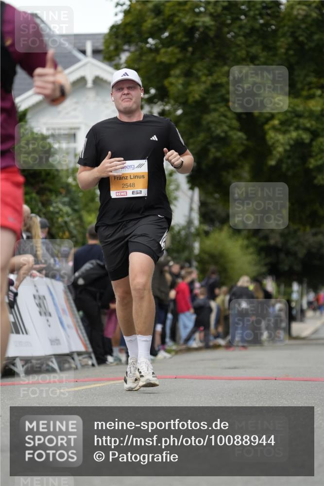 30.08.2026 - Blankeneser Heldenlauf Patografie http://msf.ph/oto/10088944 30.08.2026 11:44:58 Ziel 2296, 2548 meine-sportfotos.de