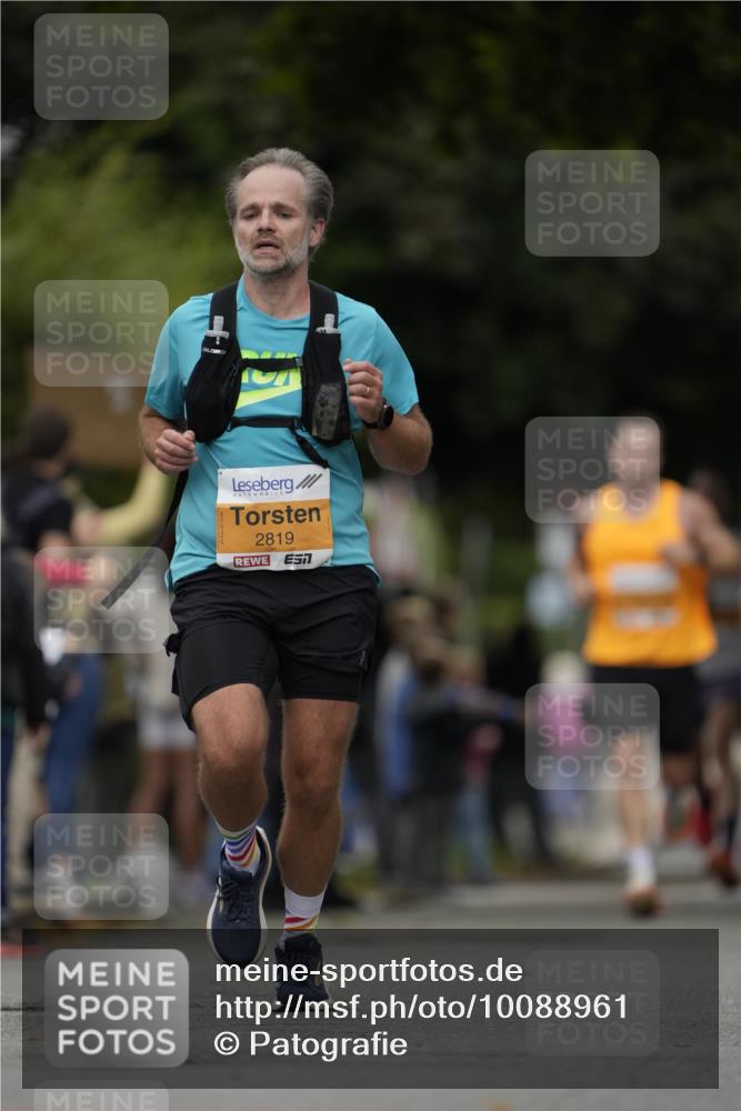 30.08.2026 - Blankeneser Heldenlauf Patografie http://msf.ph/oto/10088961 30.08.2026 11:45:21 Ziel 2818, 2819 meine-sportfotos.de