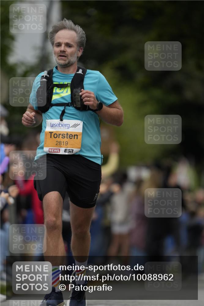 30.08.2026 - Blankeneser Heldenlauf Patografie http://msf.ph/oto/10088962 30.08.2026 11:45:23 Ziel 2818, 2819 meine-sportfotos.de