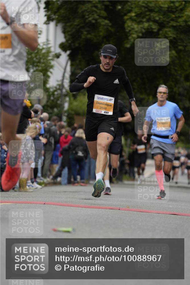 30.08.2026 - Blankeneser Heldenlauf Patografie http://msf.ph/oto/10088967 30.08.2026 11:45:32 Ziel 2319, 2583, 2648, 2819, 2875, 2949 meine-sportfotos.de
