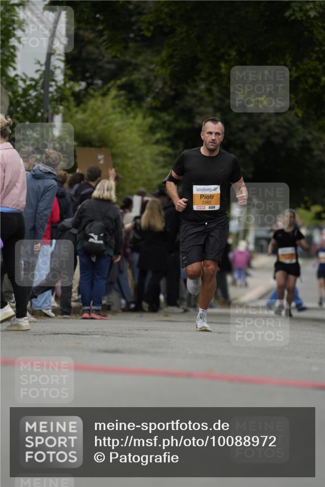 30.08.2026 - Blankeneser Heldenlauf Patografie http://msf.ph/oto/10088972 30.08.2026 11:45:38 Ziel 2319, 2583, 2648, 2875, 2949 meine-sportfotos.de