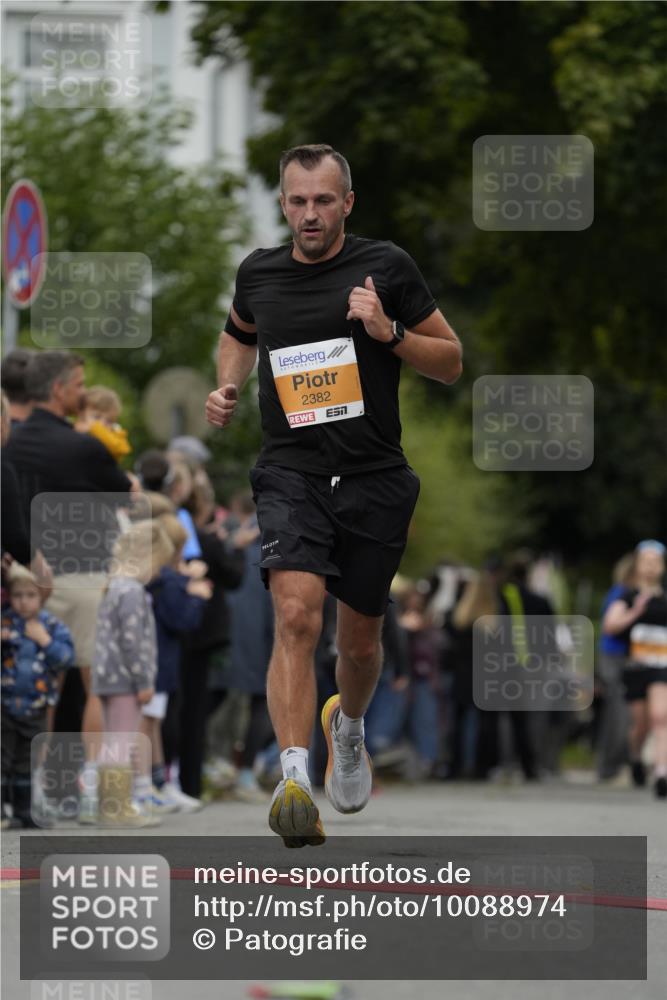 30.08.2026 - Blankeneser Heldenlauf Patografie http://msf.ph/oto/10088974 30.08.2026 11:45:43 Ziel 2382, 2583 meine-sportfotos.de