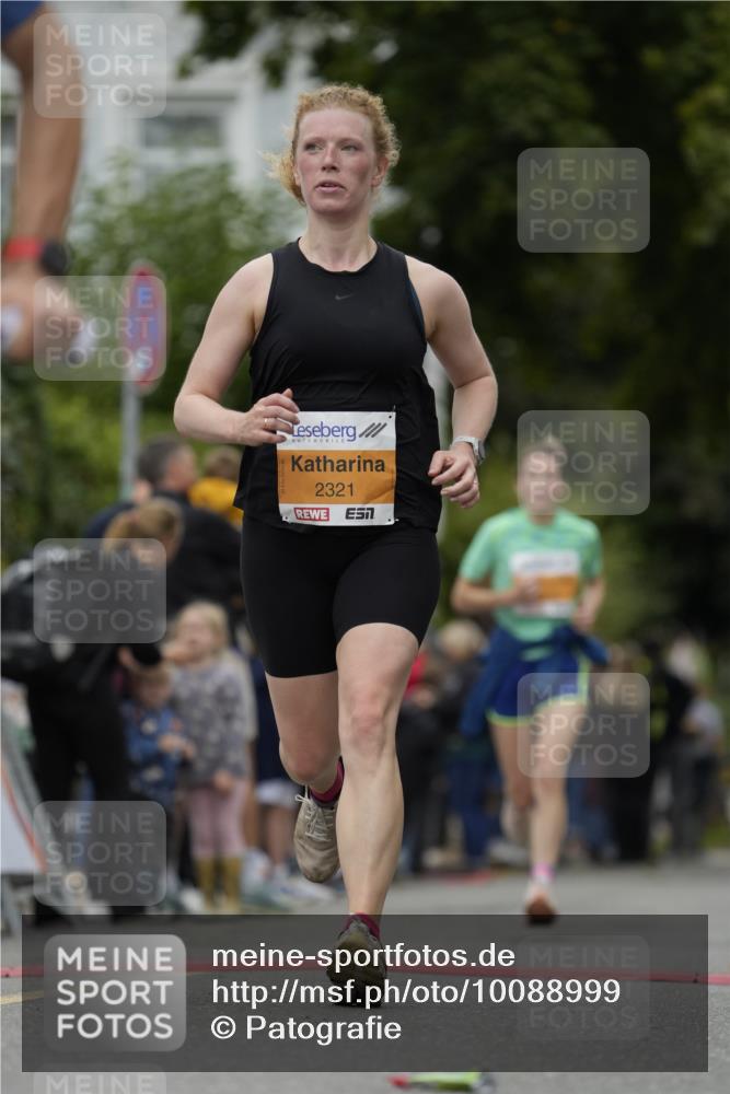 30.08.2026 - Blankeneser Heldenlauf Patografie http://msf.ph/oto/10088999 30.08.2026 11:46:19 Ziel 2097, 2321, 2413, 2420 meine-sportfotos.de