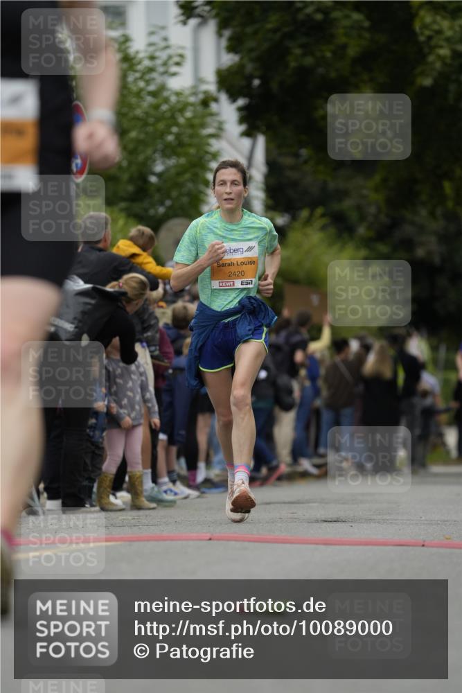 30.08.2026 - Blankeneser Heldenlauf Patografie http://msf.ph/oto/10089000 30.08.2026 11:46:20 Ziel 2097, 2321, 2413, 2420 meine-sportfotos.de
