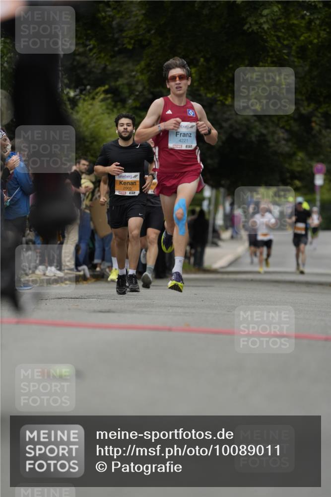 30.08.2026 - Blankeneser Heldenlauf Patografie http://msf.ph/oto/10089011 30.08.2026 11:46:36 Ziel 2005, 2421, 2929, 4221 meine-sportfotos.de