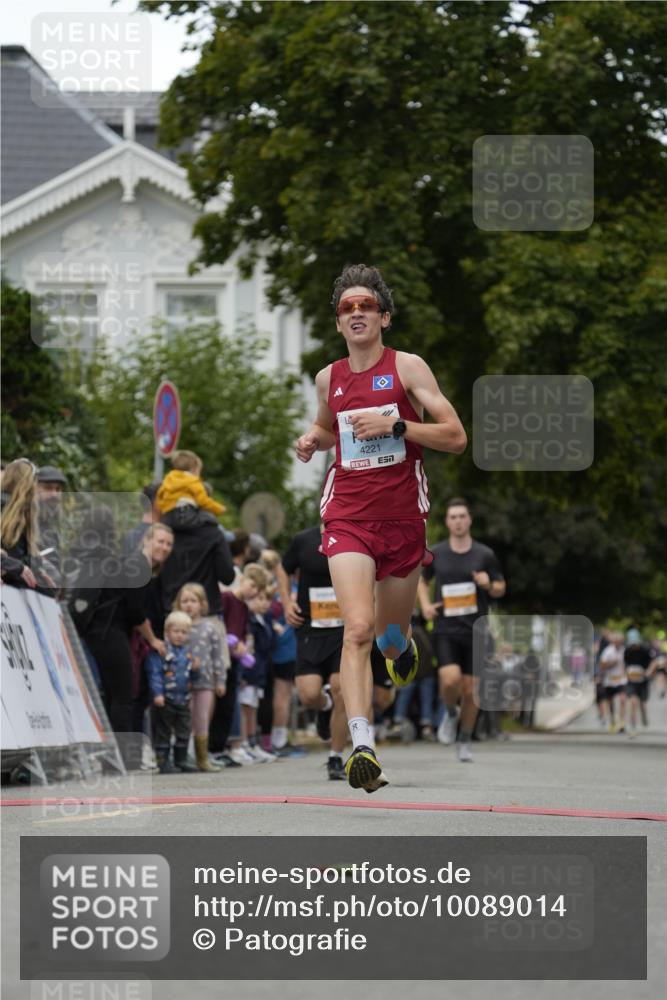 30.08.2026 - Blankeneser Heldenlauf Patografie http://msf.ph/oto/10089014 30.08.2026 11:46:38 Ziel 2005, 2421, 2435, 2798, 2929, 4221 meine-sportfotos.de