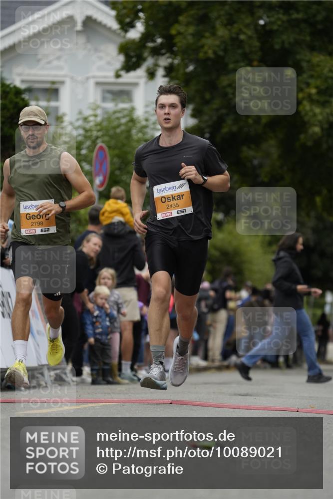 30.08.2026 - Blankeneser Heldenlauf Patografie http://msf.ph/oto/10089021 30.08.2026 11:46:42 Ziel 2005, 2435, 2798, 4221 meine-sportfotos.de