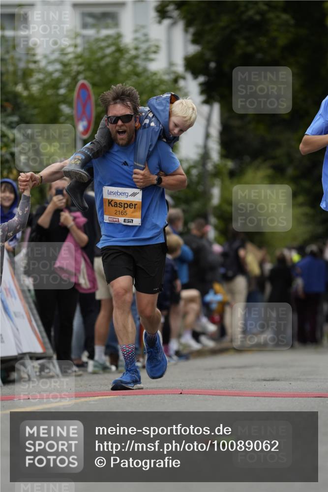 30.08.2026 - Blankeneser Heldenlauf Patografie http://msf.ph/oto/10089062 30.08.2026 11:47:38 Ziel 2022, 2165, 2559, 2710, 2752 meine-sportfotos.de