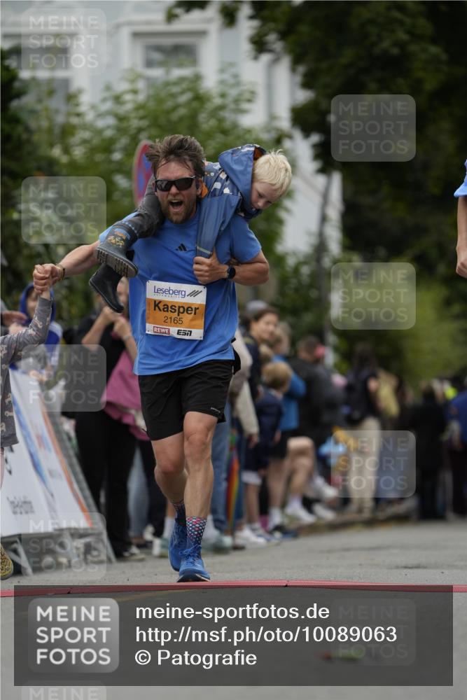 30.08.2026 - Blankeneser Heldenlauf Patografie http://msf.ph/oto/10089063 30.08.2026 11:47:39 Ziel 2022, 2165, 2559, 2710, 2752 meine-sportfotos.de