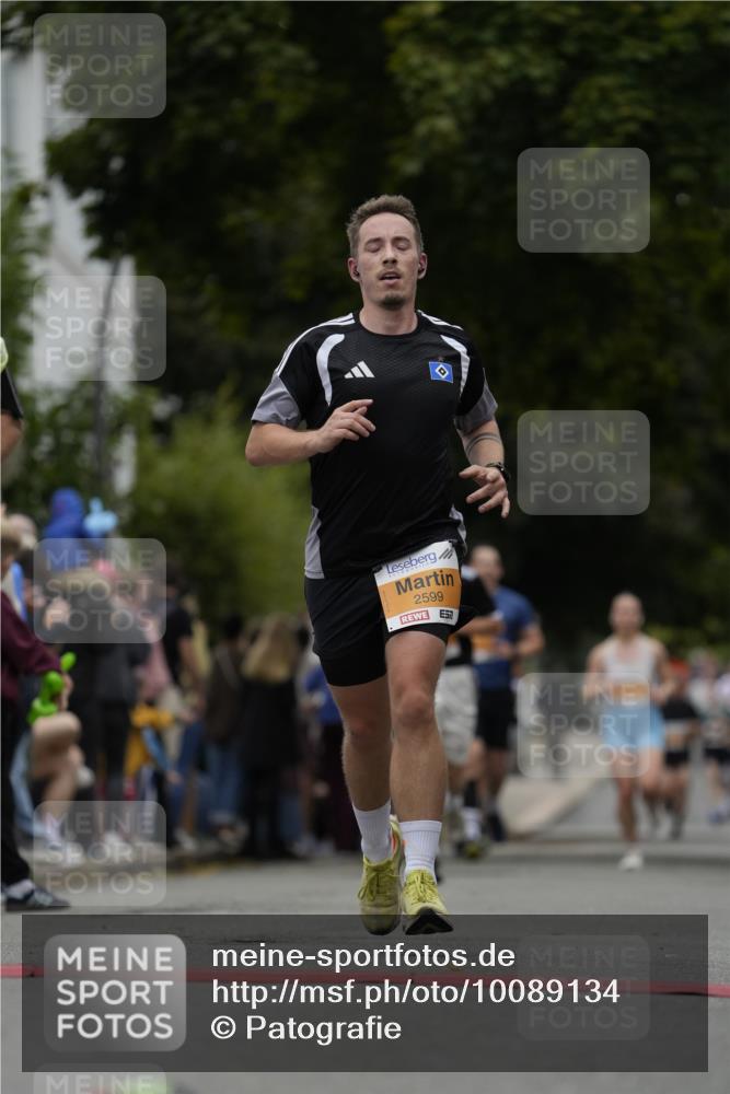 30.08.2026 - Blankeneser Heldenlauf Patografie http://msf.ph/oto/10089134 30.08.2026 11:49:05 Ziel 2258, 2291, 2531, 2599, 2704, 2879 meine-sportfotos.de