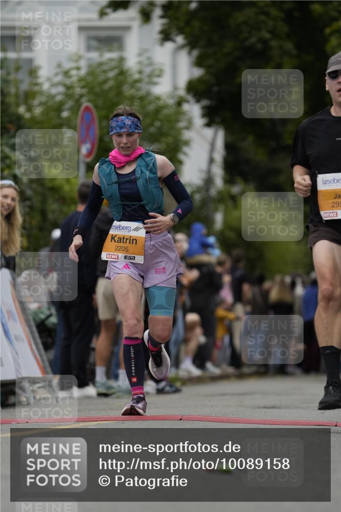 30.08.2026 - Blankeneser Heldenlauf Patografie http://msf.ph/oto/10089158 30.08.2026 11:49:24 Ziel 2205, 2232, 2952 meine-sportfotos.de
