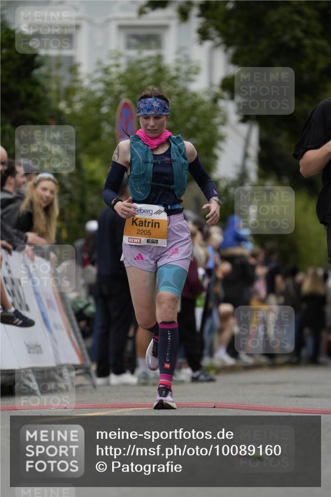 30.08.2026 - Blankeneser Heldenlauf Patografie http://msf.ph/oto/10089160 30.08.2026 11:49:24 Ziel 2205, 2232, 2952 meine-sportfotos.de