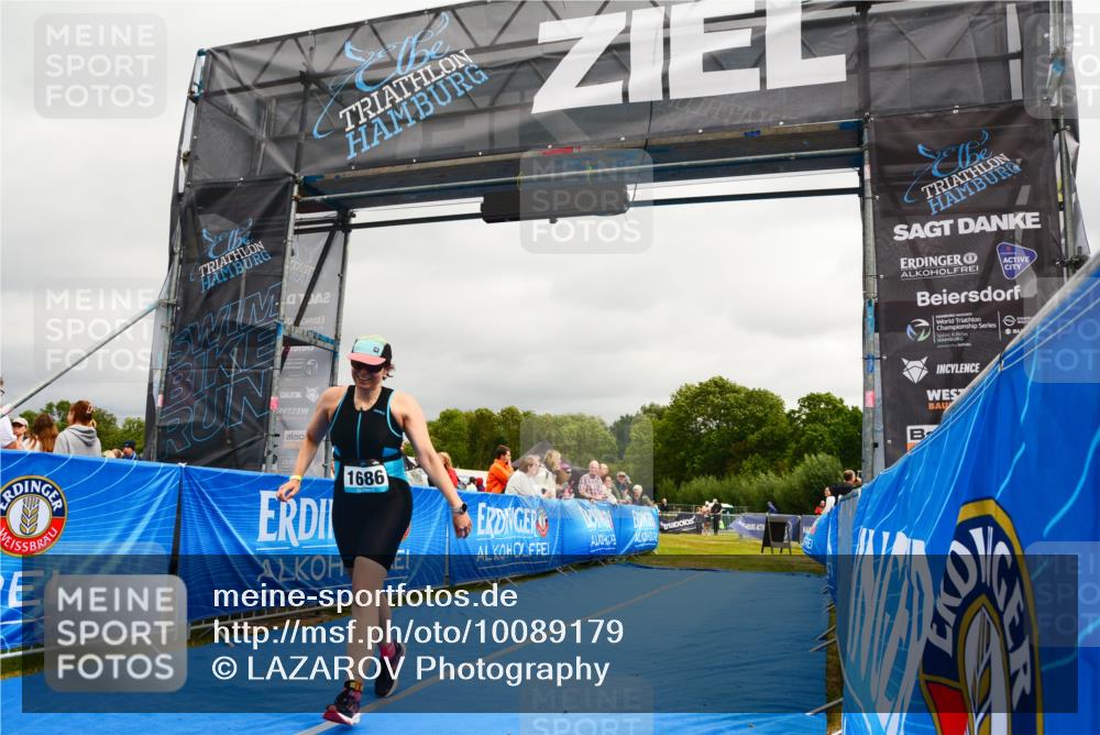 30.08.2026 - Elbe Triathlon Hamburg LAZAROV Photography http://msf.ph/oto/10089179 30.08.2026 12:32:32 Ziel 1686 meine-sportfotos.de
