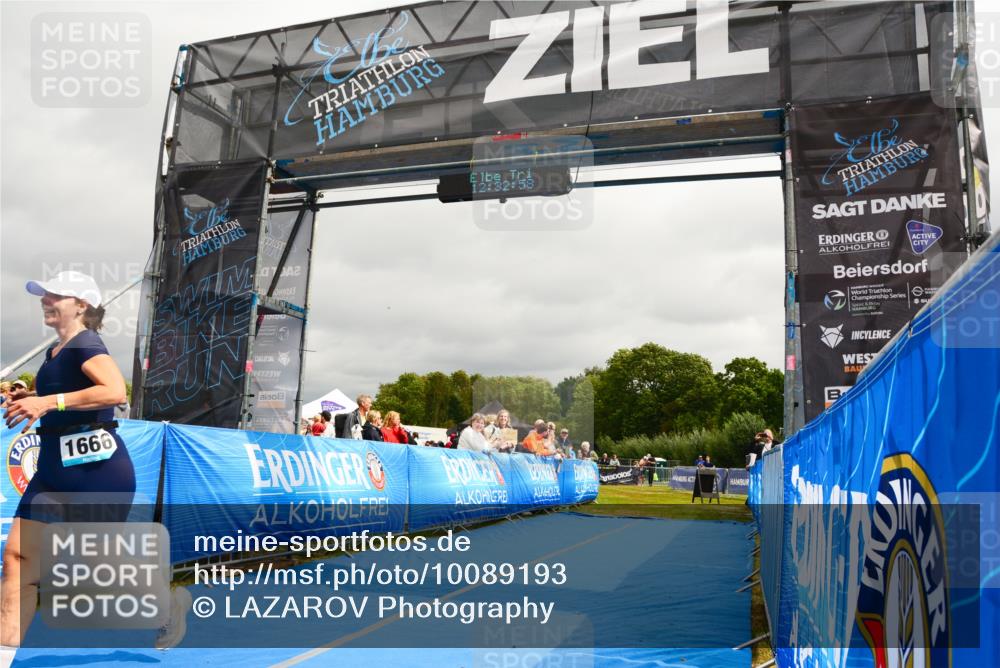 30.08.2026 - Elbe Triathlon Hamburg LAZAROV Photography http://msf.ph/oto/10089193 30.08.2026 12:32:59 Ziel 1666 meine-sportfotos.de