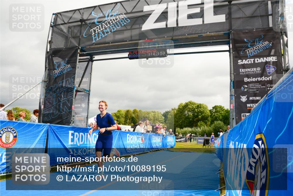 30.08.2026 - Elbe Triathlon Hamburg LAZAROV Photography http://msf.ph/oto/10089195 30.08.2026 12:33:09 Ziel 1497 meine-sportfotos.de