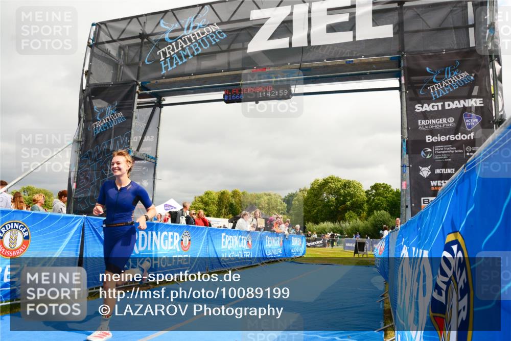 30.08.2026 - Elbe Triathlon Hamburg LAZAROV Photography http://msf.ph/oto/10089199 30.08.2026 12:33:09 Ziel 1497 meine-sportfotos.de