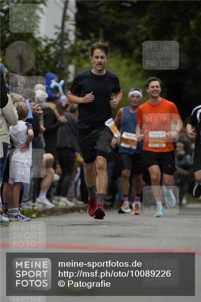 30.08.2026 - Blankeneser Heldenlauf Patografie http://msf.ph/oto/10089226 30.08.2026 11:49:52 Ziel 2054, 2178, 2617, 2674 meine-sportfotos.de