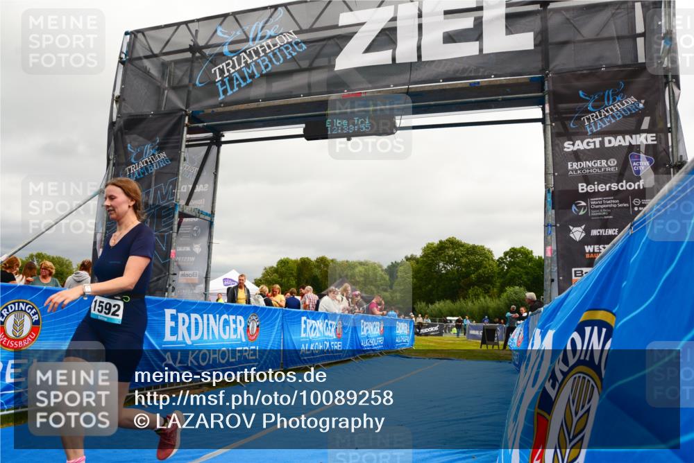 30.08.2026 - Elbe Triathlon Hamburg LAZAROV Photography http://msf.ph/oto/10089258 30.08.2026 12:33:56 Ziel 1592 meine-sportfotos.de