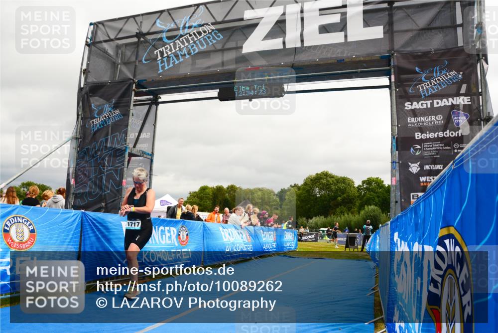 30.08.2026 - Elbe Triathlon Hamburg LAZAROV Photography http://msf.ph/oto/10089262 30.08.2026 12:34:24 Ziel 1717 meine-sportfotos.de