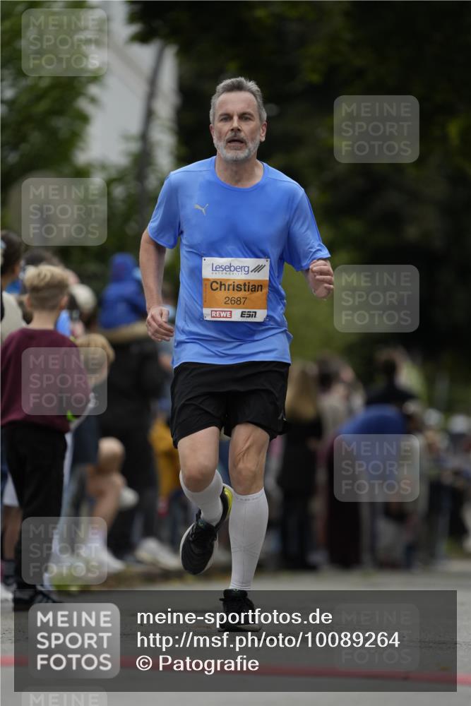30.08.2026 - Blankeneser Heldenlauf Patografie http://msf.ph/oto/10089264 30.08.2026 11:50:14 Ziel 2017, 2220, 2687 meine-sportfotos.de