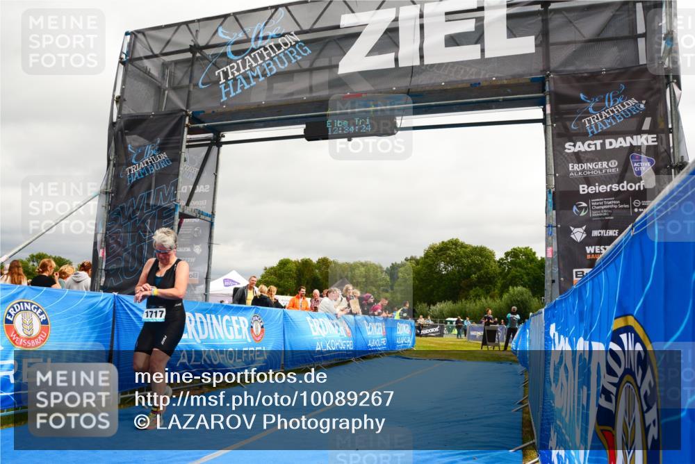 30.08.2026 - Elbe Triathlon Hamburg LAZAROV Photography http://msf.ph/oto/10089267 30.08.2026 12:34:24 Ziel 1717 meine-sportfotos.de