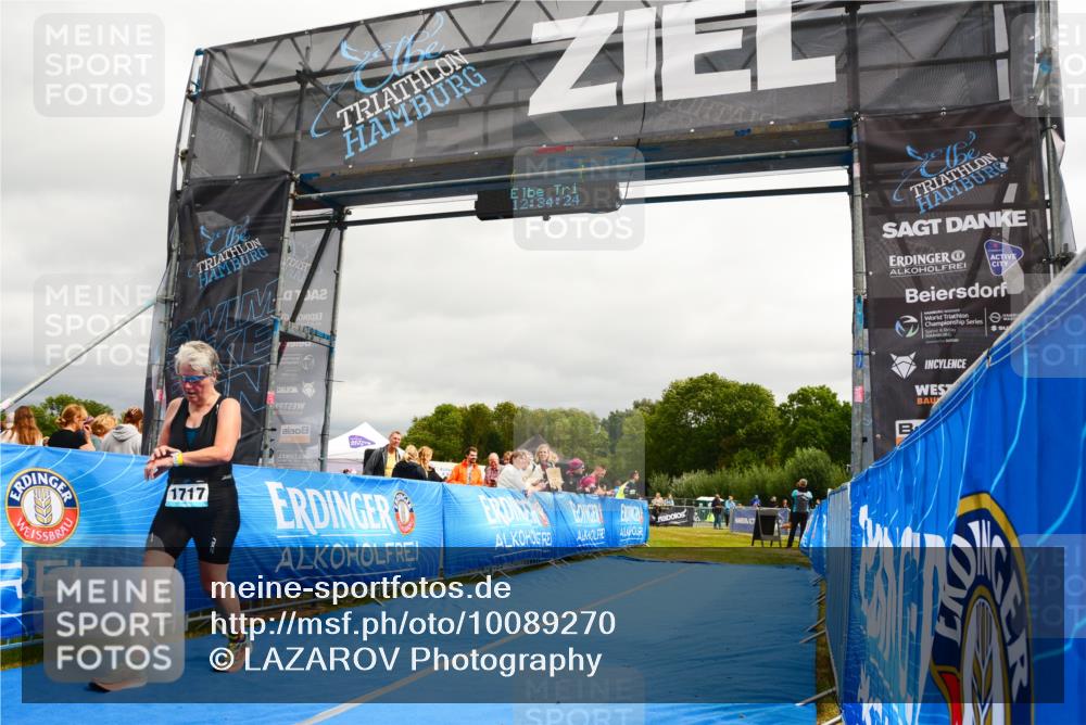 30.08.2026 - Elbe Triathlon Hamburg LAZAROV Photography http://msf.ph/oto/10089270 30.08.2026 12:34:24 Ziel 1717 meine-sportfotos.de