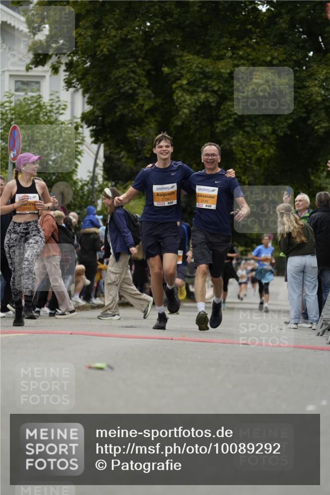 30.08.2026 - Blankeneser Heldenlauf Patografie http://msf.ph/oto/10089292 30.08.2026 11:50:44 Ziel 2105, 2149, 2150, 2544, 2712, 2732, 2881 meine-sportfotos.de