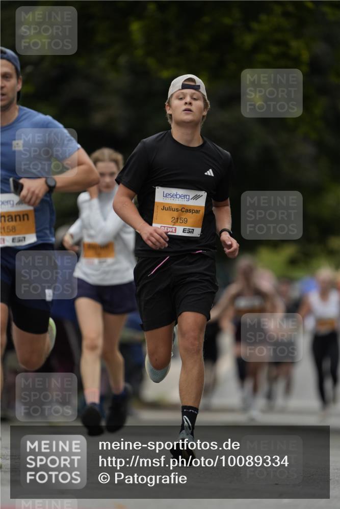 30.08.2026 - Blankeneser Heldenlauf Patografie http://msf.ph/oto/10089334 30.08.2026 11:51:09 Ziel 2158, 2159, 2799 meine-sportfotos.de