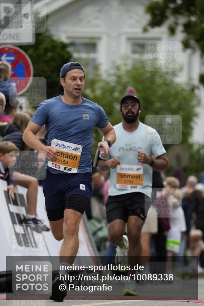 30.08.2026 - Blankeneser Heldenlauf Patografie http://msf.ph/oto/10089338 30.08.2026 11:51:11 Ziel 2158, 2159, 2504, 2799 meine-sportfotos.de