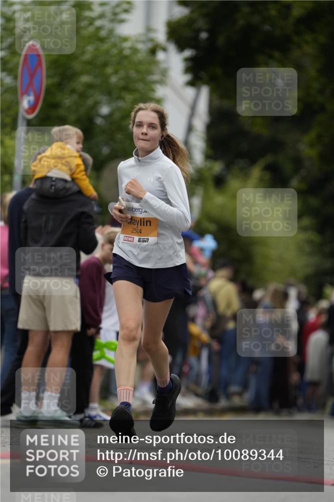 30.08.2026 - Blankeneser Heldenlauf Patografie http://msf.ph/oto/10089344 30.08.2026 11:51:14 Ziel 2158, 2159, 2504, 2799 meine-sportfotos.de