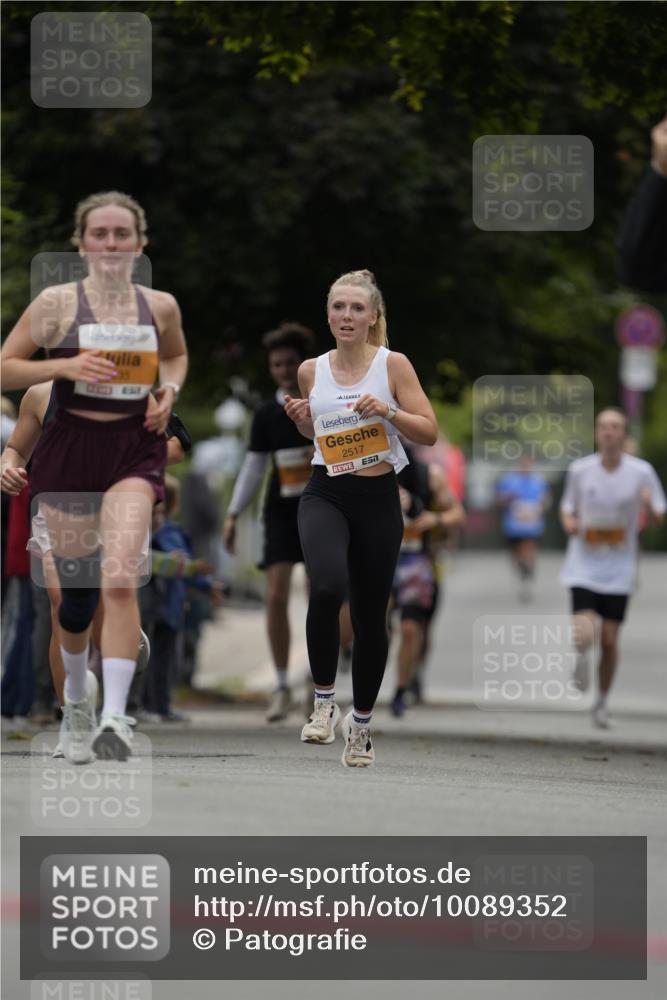 30.08.2026 - Blankeneser Heldenlauf Patografie http://msf.ph/oto/10089352 30.08.2026 11:51:17 Ziel 2158, 2159, 2504, 2799 meine-sportfotos.de