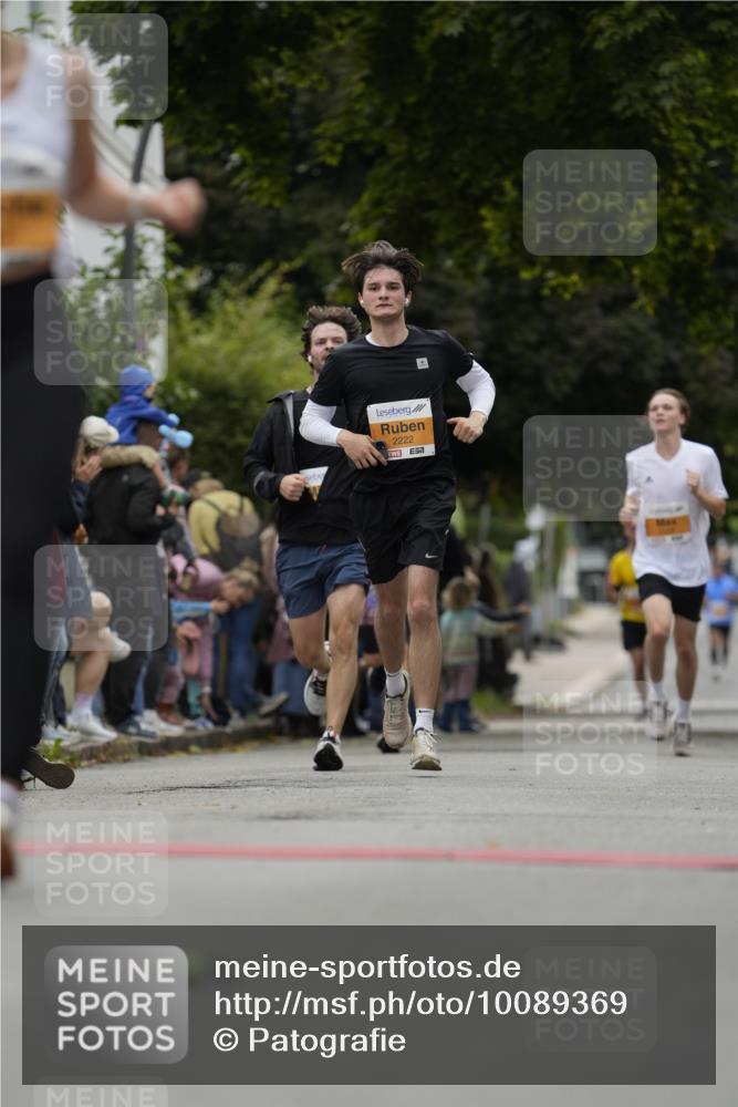 30.08.2026 - Blankeneser Heldenlauf Patografie http://msf.ph/oto/10089369 30.08.2026 11:51:26 Ziel 2222, 2508, 2517, 2835 meine-sportfotos.de