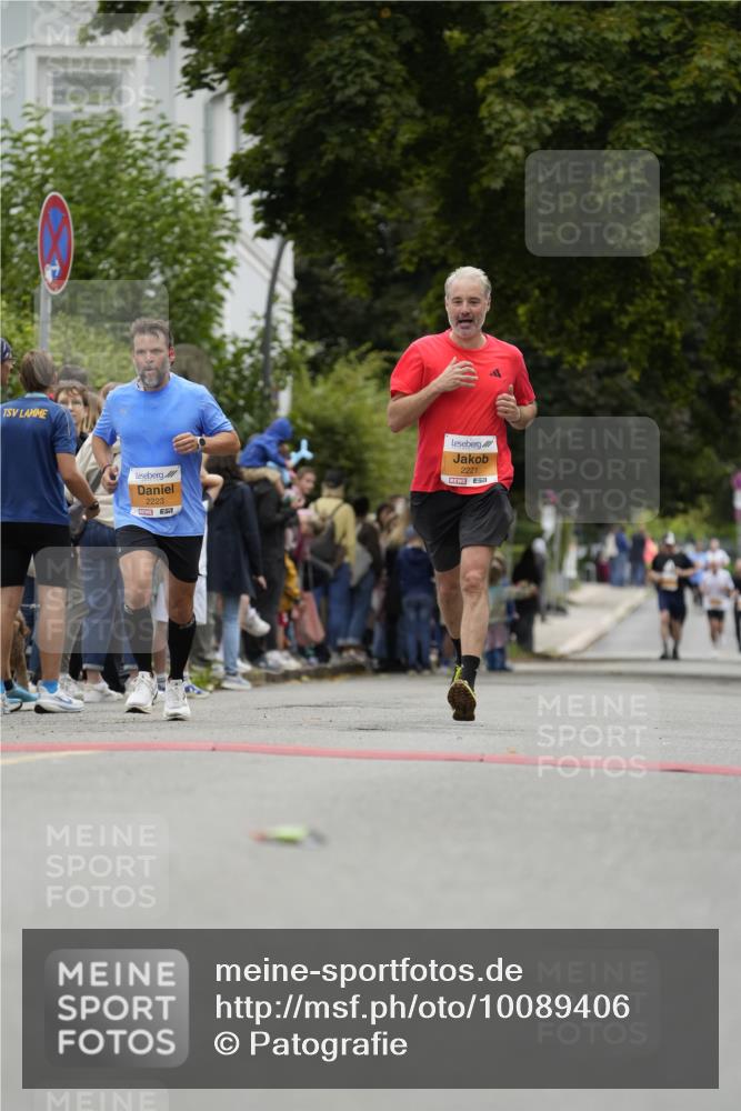 30.08.2026 - Blankeneser Heldenlauf Patografie http://msf.ph/oto/10089406 30.08.2026 11:52:00 Ziel 2221, 2223 meine-sportfotos.de