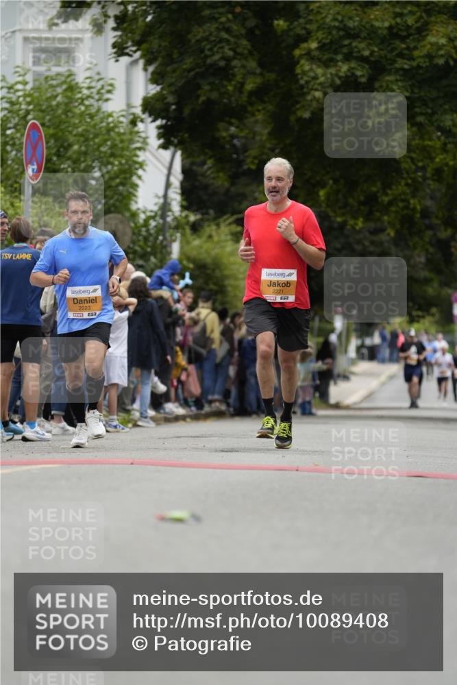 30.08.2026 - Blankeneser Heldenlauf Patografie http://msf.ph/oto/10089408 30.08.2026 11:52:00 Ziel 2221, 2223 meine-sportfotos.de